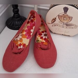 Daniel Green Red Knot Detail Strap Flats Sz 7m NWOB